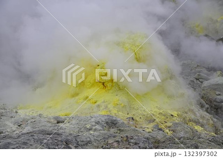 川湯硫黄山の景色 川湯硫黄山の景色 132397302