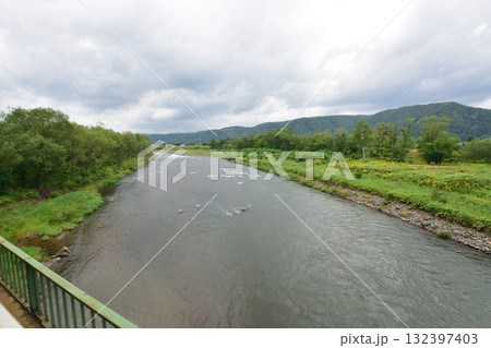 JR北海道石北本線中愛別駅から伊香牛駅間の風景(2023年夏) 132397403