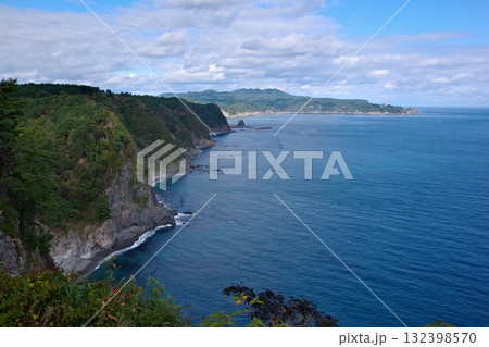 岩手県田野畑村にある鵜の巣断崖の風景 岩手県田野畑村にある鵜の巣断崖の風景 132398570
