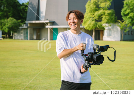 映像クリエイター  ジンバルを使った動画撮影 132398823