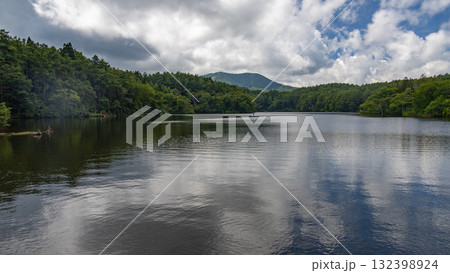 斑尾高原の夏 希望湖の風景 長野県 日本 斑尾高原の夏 希望湖の風景 長野県 日本 132398924