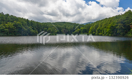 斑尾高原の夏 希望湖の風景 長野県 日本 斑尾高原の夏 希望湖の風景 長野県 日本 132398926