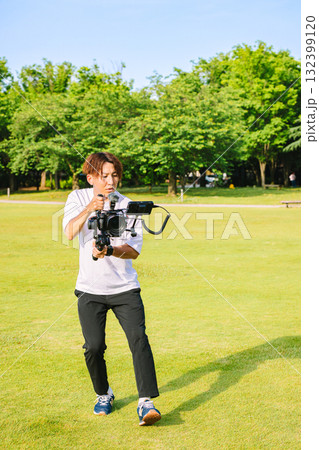 映像クリエイター ジンバルを使った動画撮影 映像クリエイター ジンバルを使った動画撮影 132399120