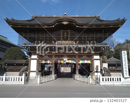 千葉県成田市にある成田山新勝寺の総門 千葉県成田市にある成田山新勝寺の総門 132401527