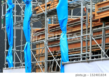 型枠建て込み（建築躯体工事） 132401834