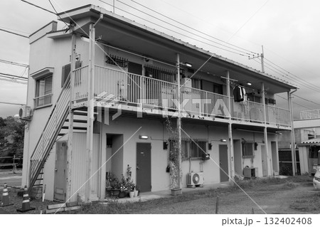 昭和のアパート 132402408