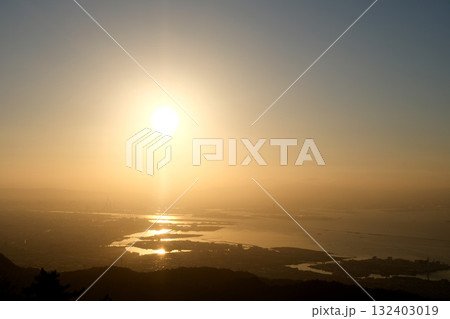 兵庫県神戸市_見晴らしのテラスからの初日の出9_2025年1月 兵庫県神戸市_見晴らしのテラスからの初日の出9_2025年1月 132403019