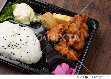 唐揚げ弁当 唐揚げ弁当 132403587