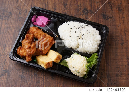 唐揚げ弁当 唐揚げ弁当 132403592