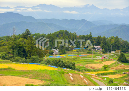 田舎の景色とバックにそびえる後立山連峰【長野市大岡】 132404538