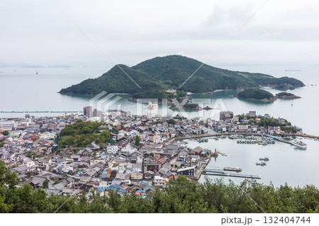 日本の広島県福山市の鞆の浦のとても美しい海の眺望 日本の広島県福山市の鞆の浦のとても美しい海の眺望 132404744