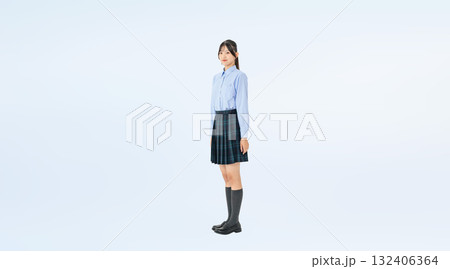 制服の女子学生の全身写真 132406364