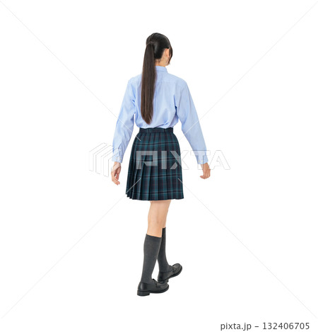 歩く制服の女子学生の後ろ姿 手作業で精密に切り抜いた背景透過全身写真PNG 歩く制服の女子学生の後ろ姿 手作業で精密に切り抜いた背景透過全身写真PNG 132406705