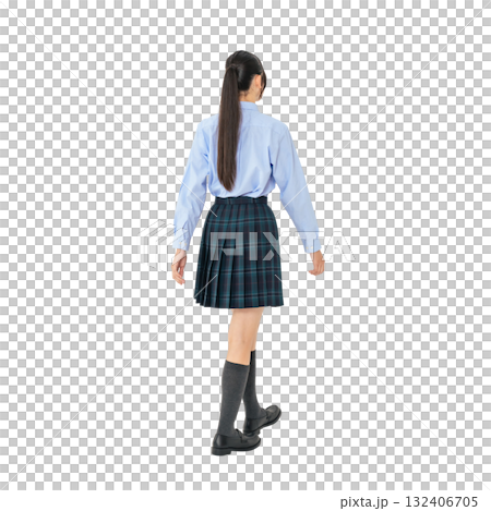 一位身著制服的女學生的背影。全身照，PNG格式，透明背景，手工精準裁剪。 132406705