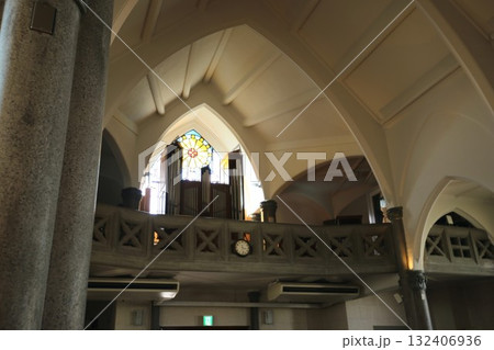 開港後最初のカトリック教会であるカトリック山手教会のパイプオルガン 132406936