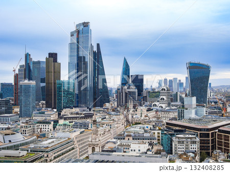 イギリスの金融センター　シティ・オブ・ロンドン 132408285