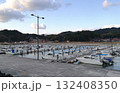 夕暮れ時のヨットハーバーにて 132408350