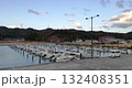 夕暮れ時のヨットハーバーにて 132408351