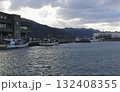 お正月休みの静かな漁港の風景 132408355