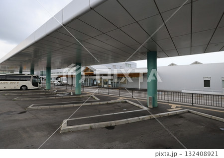 バス 空港 飛行場 132408921