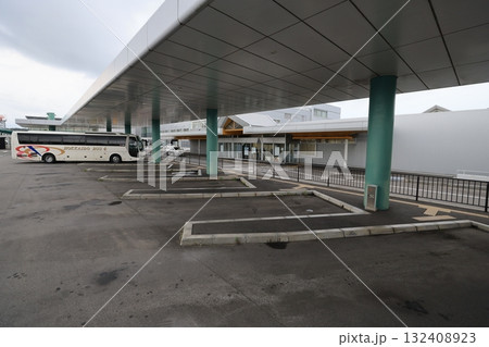 バス 空港 飛行場 132408923