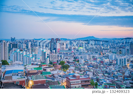 Seoul's Namsan Tower and its surrounding cityscape during the autumn day 132409323