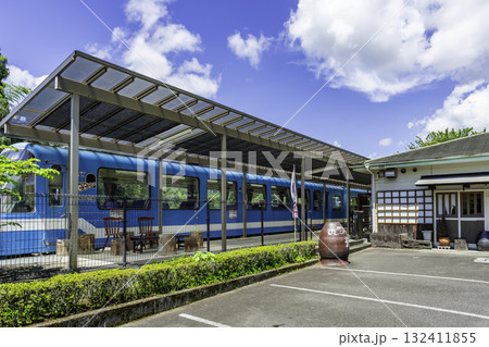 高千穂　トンネルの駅　青電車　宮崎県高千穂町 132411855