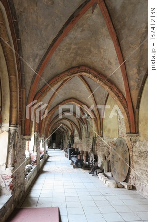 リーガ大聖堂の回廊と中庭 リーガ大聖堂の回廊と中庭 132412139