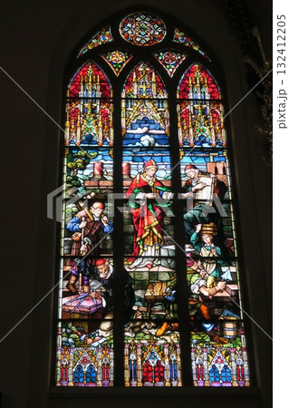 リーガ大聖堂のステンドグラス リーガ大聖堂のステンドグラス 132412205