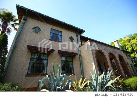 元町公園内にあるベーリック・ホール 132412416