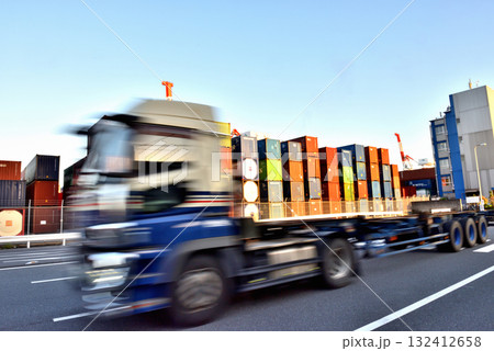 夕刻近くの品川ふ頭 132412658