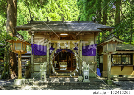 高千穂　荒立神社　拝殿　宮崎県高千穂町 132413265