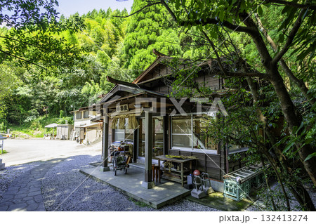 高千穂　荒立神社　神楽殿　宮崎県高千穂町 132413274