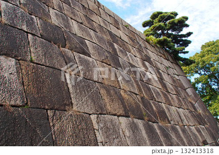 旧江戸城（皇居）の天守台跡【東京都千代田区】 132413318