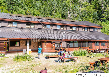 白根御池小屋(北岳の中腹に位置する山小屋) 南アルプスの北岳登山 白根御池小屋(北岳の中腹に位置する山小屋) 南アルプスの北岳登山 132413680