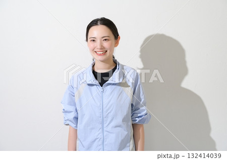 スポーツウェアの女性 132414039