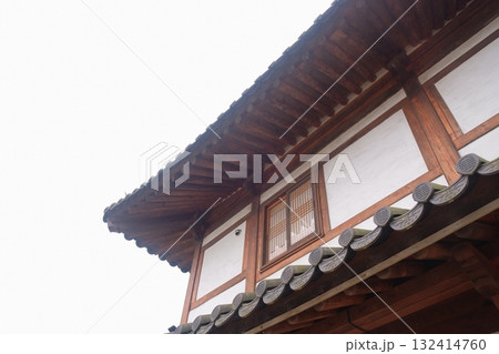 Traditional Korean house. Korean house roof 132414760