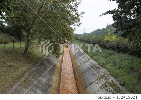 Flowing drainage water of urban waster Flowing drainage water of urban waster 132415021