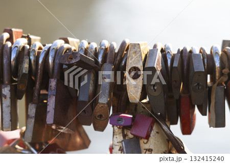 Many locks hang on the Hohenzollern bridge 132415240