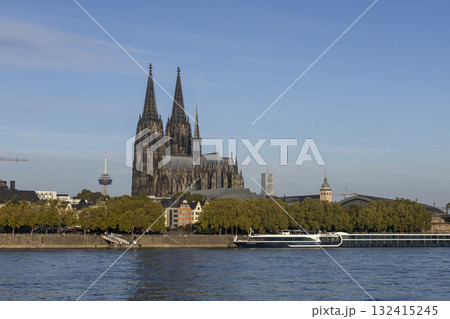Morning View of Cologne cathedral 132415245