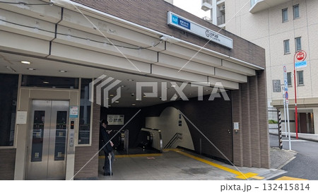 地下鉄の駅(北参道駅） 132415814