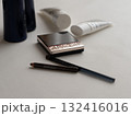コンパクトやアイライン、アイブラシなどの化粧品 コンパクトやアイライン、アイブラシなどの化粧品 132416016
