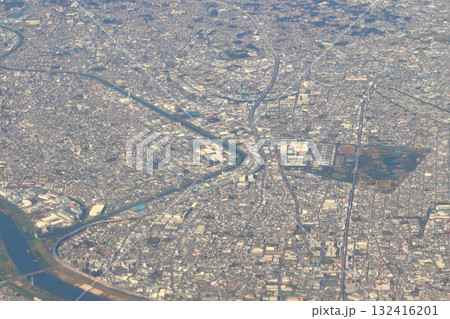 上空より望む：秋の東京都足立区西側 132416201