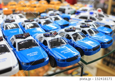 ニューヨーク冬の街並みとクリスマスイルミネーション観光風景、お土産、NintendoやTiffany 132418171