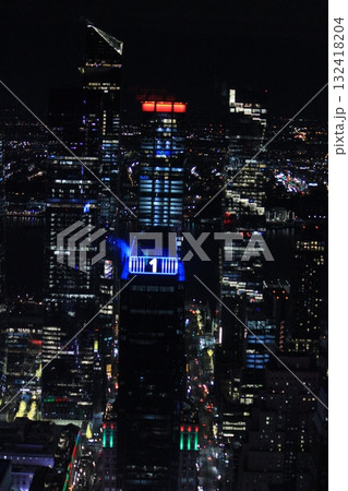 ニューヨーク冬の街並みとクリスマスイルミネーション観光風景、お土産、NintendoやTiffany 132418204