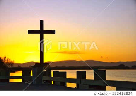 Wharf Sunrise Cross 132418824