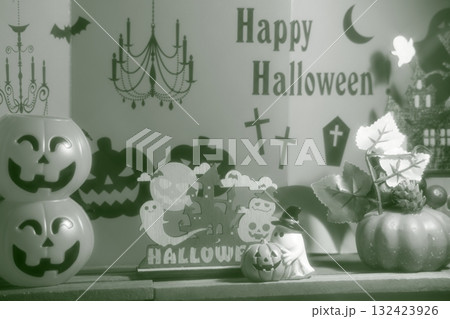 ハロウィン背景でカボチャの装飾をしたハロウィン ハロウィン背景でカボチャの装飾をしたハロウィン 132423926