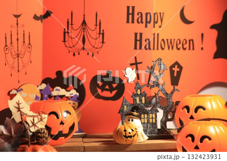 ハロウィン背景の装飾をしたハロウィン 132423931
