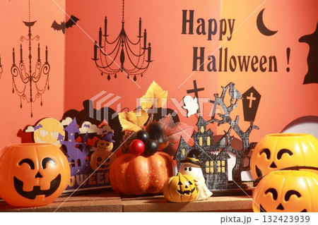 ハロウィン背景のかわいいハロウィンの装飾 ハロウィン背景のかわいいハロウィンの装飾 132423939