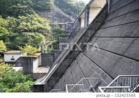 初秋の沖田ダム 132425508
